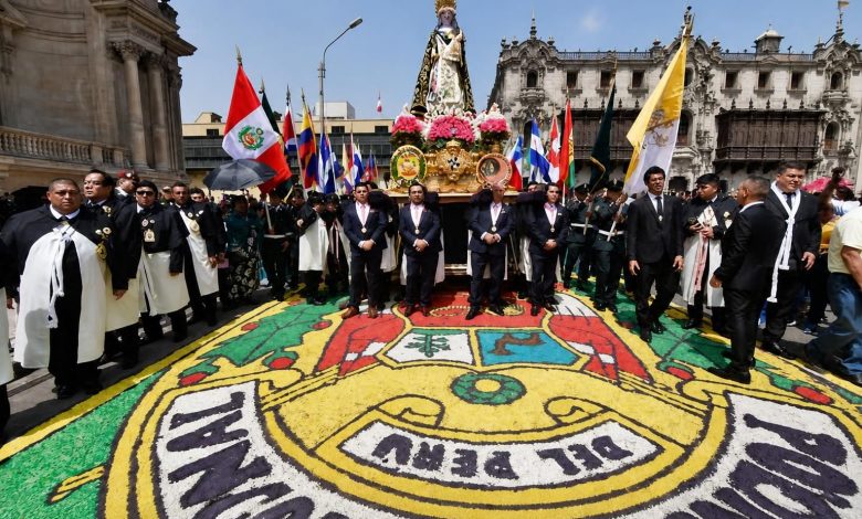 Alto mando de la PNP rinde homenaje a Santa Rosa de Lima, patrona institucional