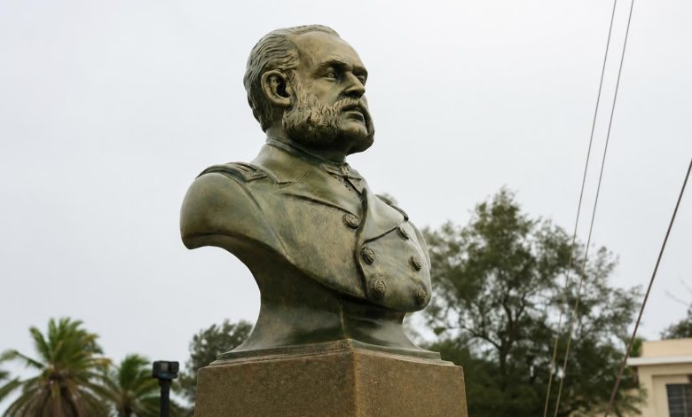 Develan busto del héroe Miguel Grau Seminario en Academia Naval de República Dominicana