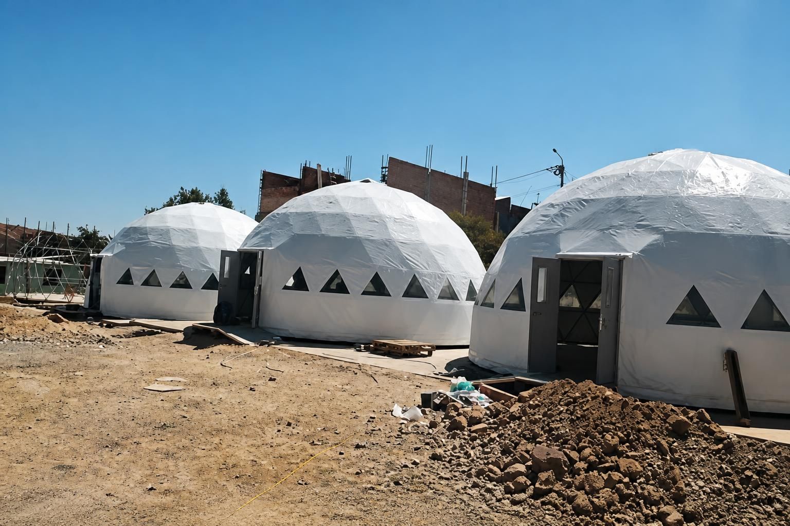 Instalan 41 aulas tipo Domo en 11 colegios afectados por las lluvias en Ayacucho