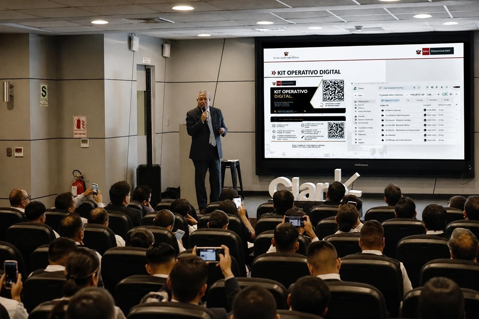 Mininter y Claro capacitan a más de 70 investigadores PNP en telecomunicaciones