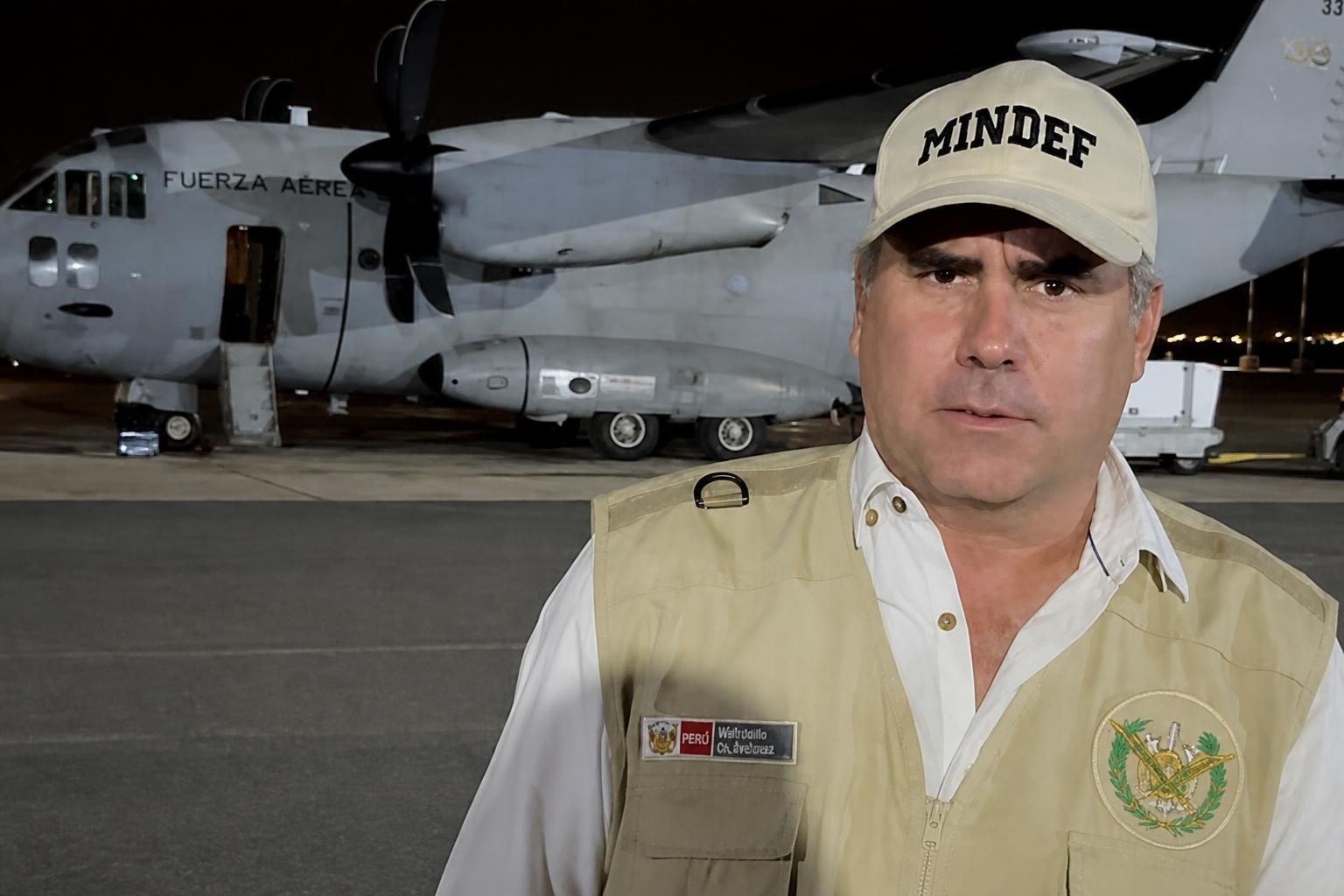 Ministro de Defensa dispone puente aéreo para auxiliar a varados entre Ático y Ocoña