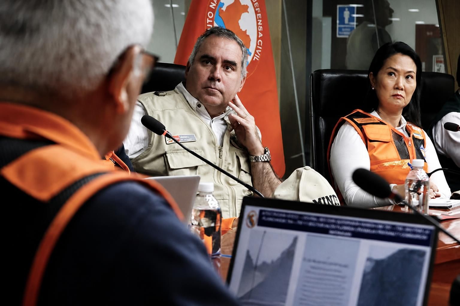 Ministro de Defensa viaja al sur para supervisar acciones ante lluvias intensas