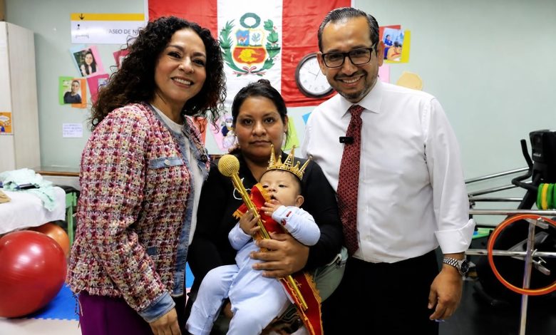 Ministro Dyer premia a "Bebés Mamoncitos 2026" y destaca la lactancia materna como mejor alimento