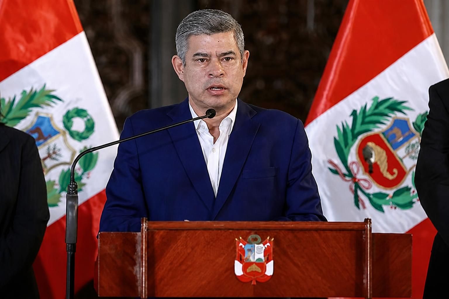 Premier Galarreta resalta articulación del Gobierno para garantizar abastecimiento de combustibles