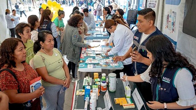 Diris Lima Centro promueve el uso seguro de medicamentos y dispositivos médicos durante campaña nacional