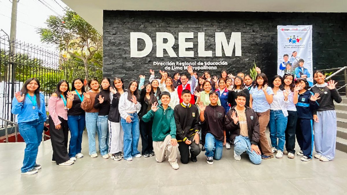 ¡49 líderes estudiantiles inician su formación en la Escuela de Líderes para transformar sus escuelas!