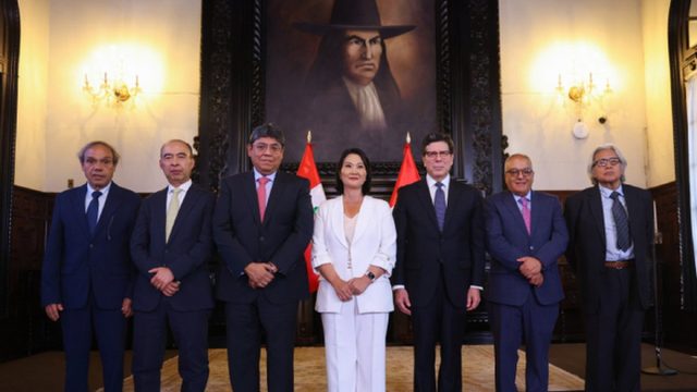 Presidenta Keiko Fujimori presenta a Comisionados de Alto Nivel para impulsar empleo, inversión y mejores servicios