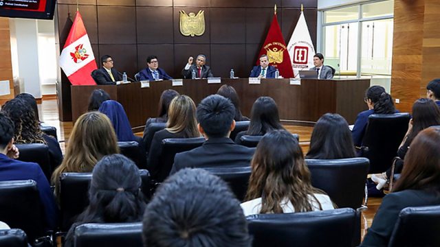 Un total de 47 estudiantes de la USIL participaron en un taller sobre atribuciones, estructura y funcionamiento del Tribunal Constitucional