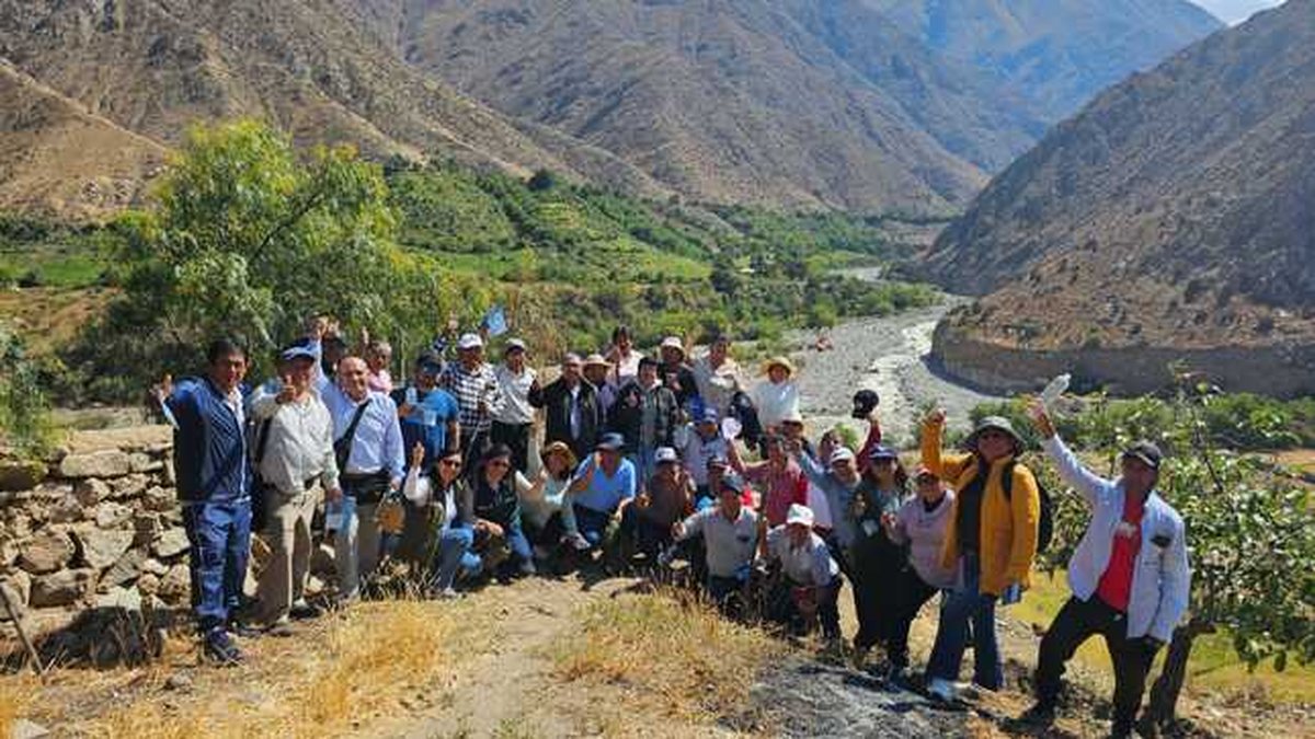 Usuarios de La Achirana fortalecen sus conocimientos sobre la cuenca del río Ica durante pasantía a Challaca
