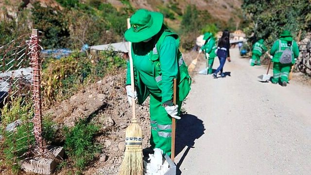 Minam articula con municipalidades acciones para reforzar limpieza pública durante visita del Papa León XIV