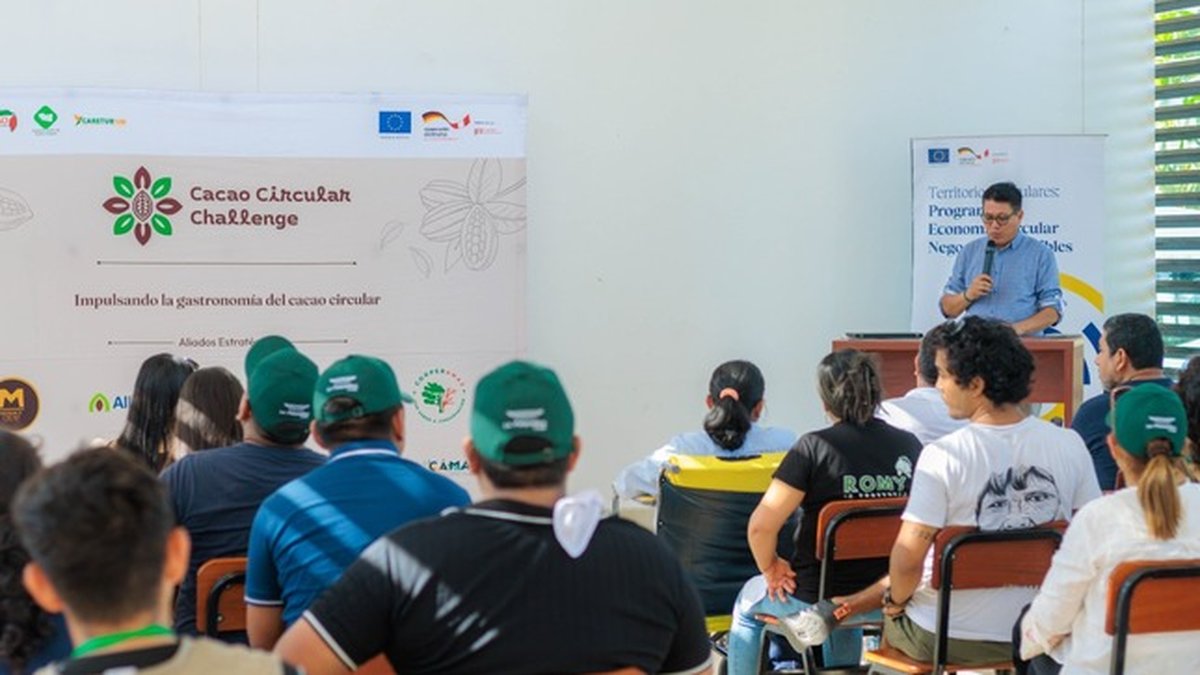 26 semifinalistas avanzan en el concurso para crear nuevos productos a base de cacao