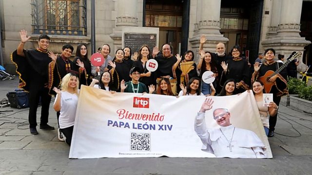 Himno del papa León XIV se escucha en el centro histórico de Lima