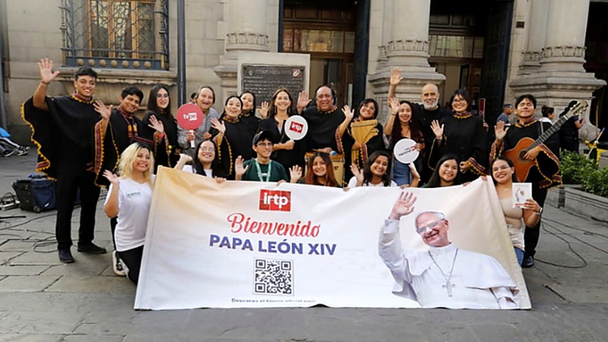 Himno del papa León XIV se escucha en el centro histórico de Lima