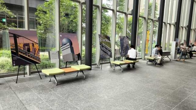 La Embajada del Perú en Japón presentó la exposición "Lugares Emblemáticos (de los distritos de Shibuya y Miraflores)" de Ciro Palomino