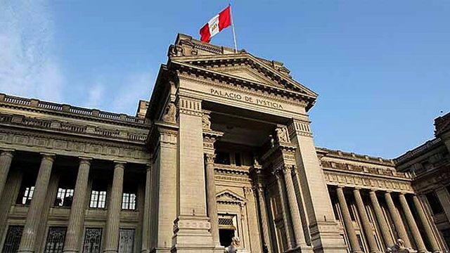 Aprueban implementar Expediente Judicial Electrónico sobre especialidad laboral en 676 órganos de 34 cortes