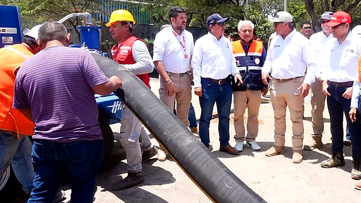 Autoridades y Ministro participan de simulacro de inundaciones y verifica la operatividad del sistema alternativo SARE