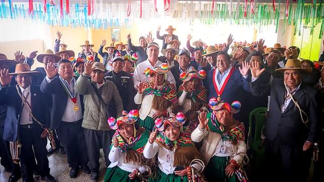 Puno: Ministro de Vivienda impulsa solución de proyecto de agua y saneamiento en el distrito de Coata
