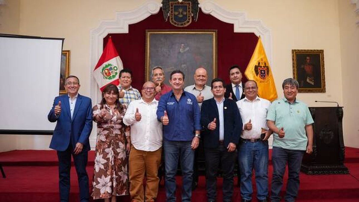 Alcalde Reggiardo se reúne con representantes de los principales emporios comerciales para coordinar acciones ante próxima campaña navideña