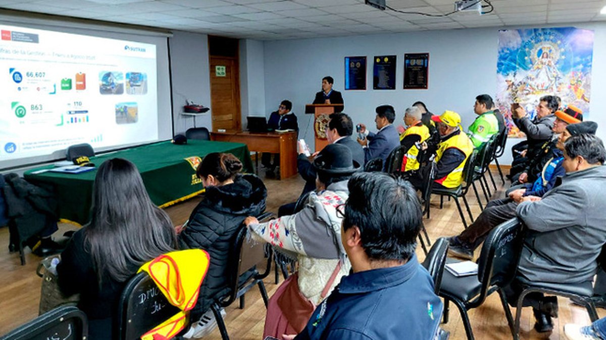 Sutran detecta 44 placas presuntamente falsas y aplica 291 actas contra transporte informal en Puno