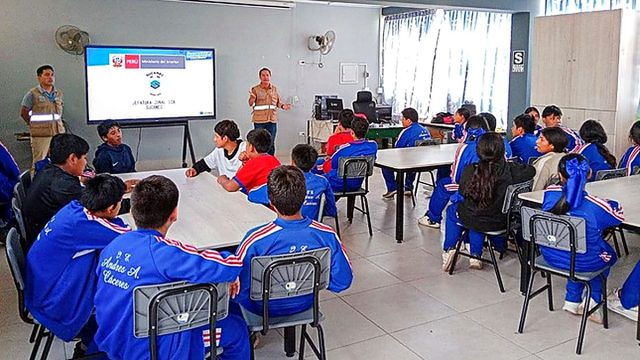 Más 37 mil escolares reciben capacitación para prevenir riesgos con armas y pirotécnicos