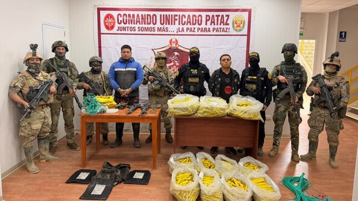 Pataz: operación conjunta entre la Policía Nacional y el Ejército peruano permitió incautar armas, municiones y explosivos