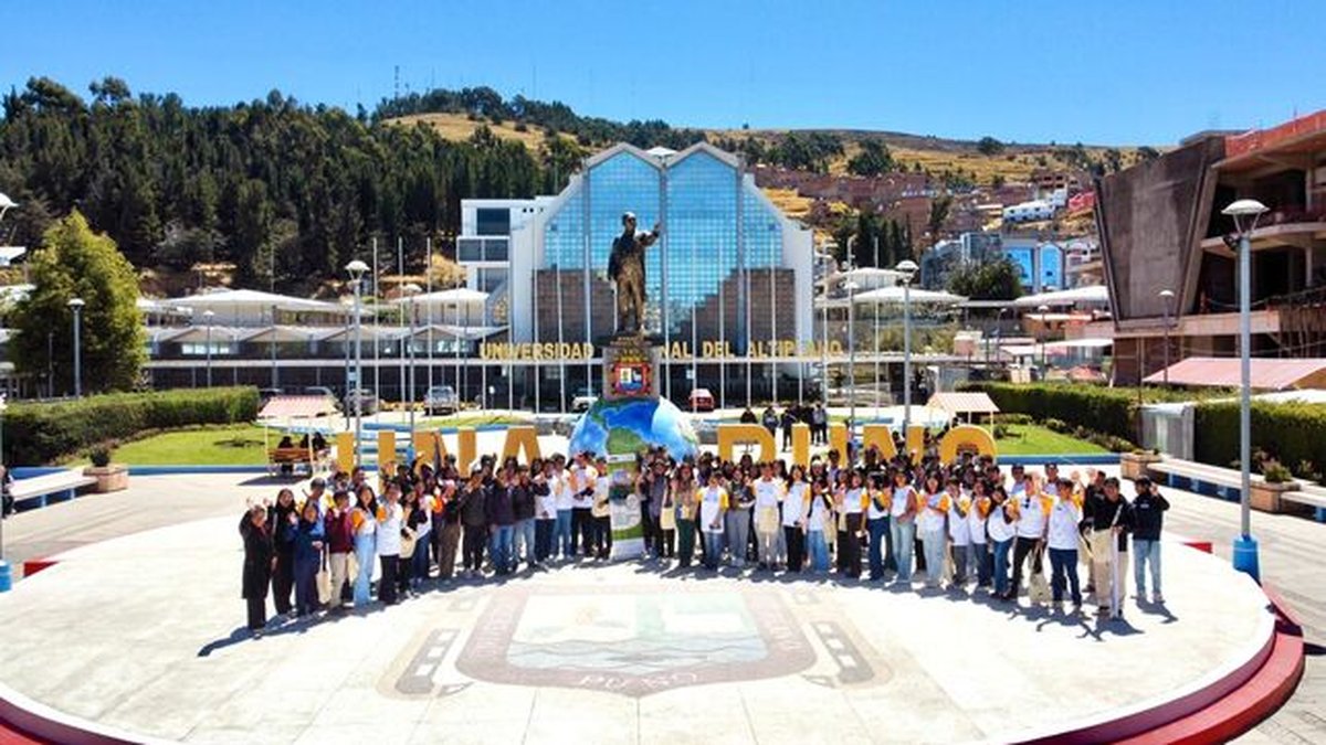 Más de 180 estudiantes y egresados de Puno fortalecen sus conocimientos sobre minería moderna y responsable en el Perú