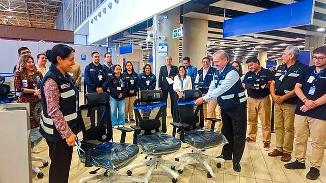 Migraciones mejora condiciones de trabajo de sus inspectores con nuevo mobiliario en el aeropuerto Jorge Chávez