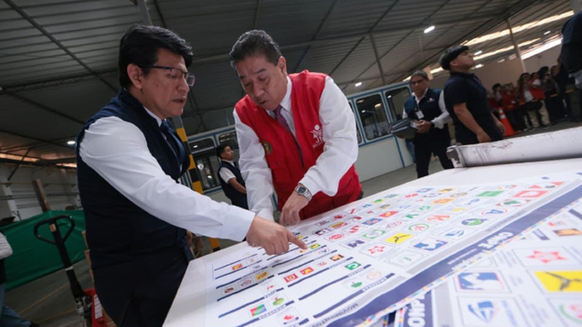 ONPE realiza prueba de color de cédula de sufragio de las elecciones regionales y municipales