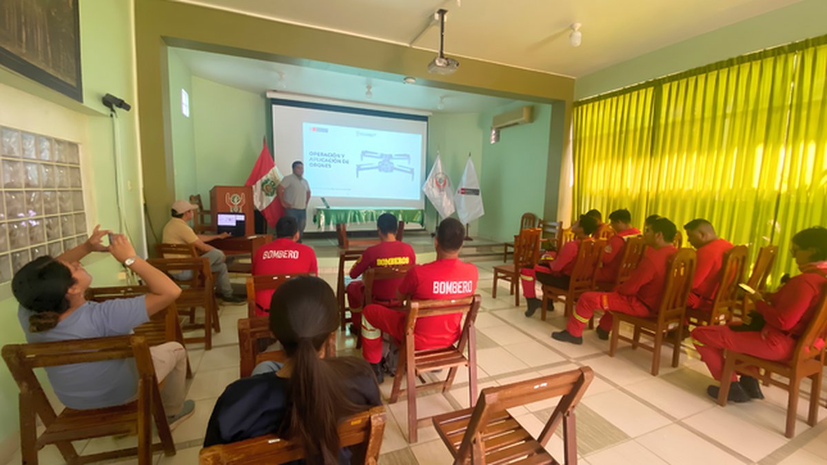 IIAP fortalece capacidades de bomberos de Tarapoto para prevenir incendios forestales