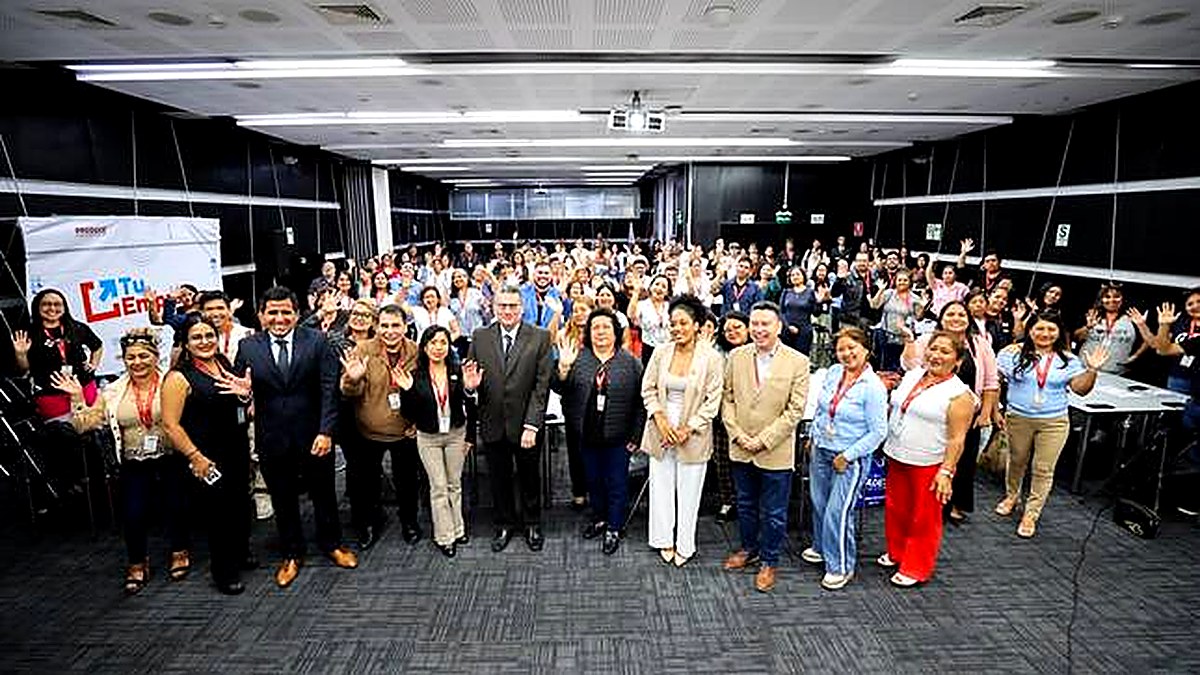 PRODUCE lleva herramientas digitales a más de 100 bodegueros para fortalecer sus ventas y gestión empresarial