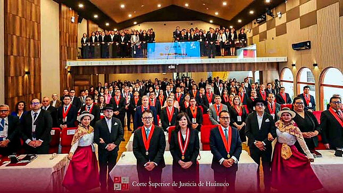 Delegación de la Corte de Huánuco participa en el I Congreso Internacional de Familia en Ayacucho