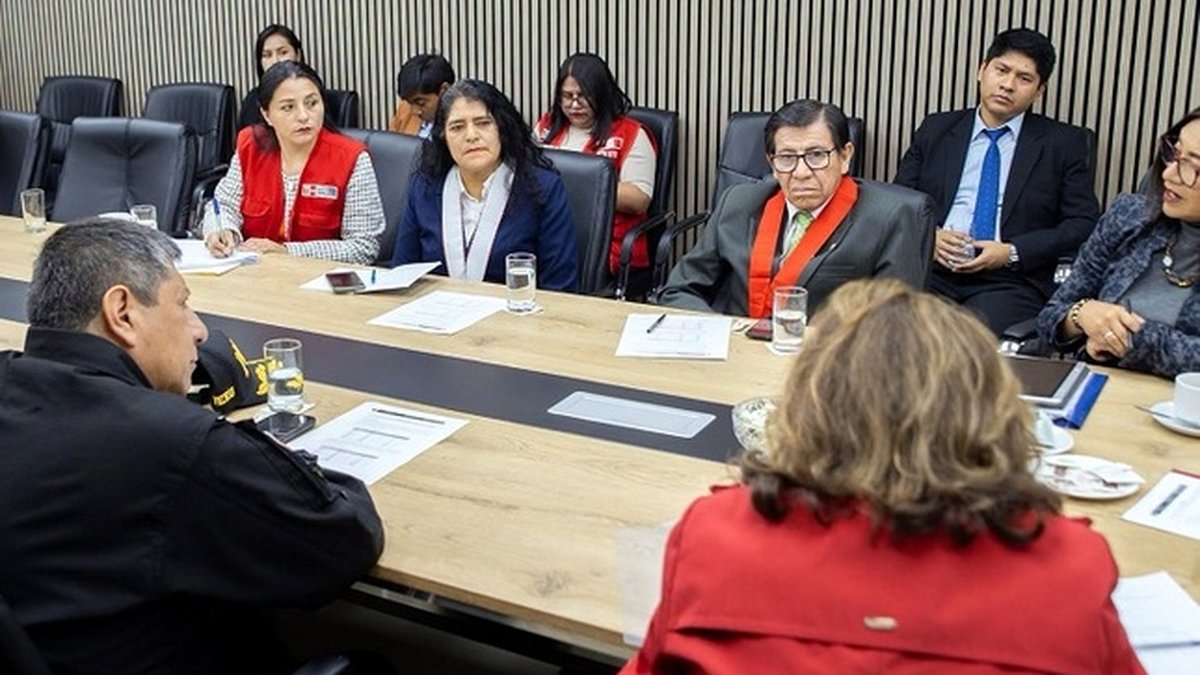 Distrito Fiscal de Ayacucho participó en reunión con la ministra de la Mujer para agilizar la justicia en violencia sexual contra menores