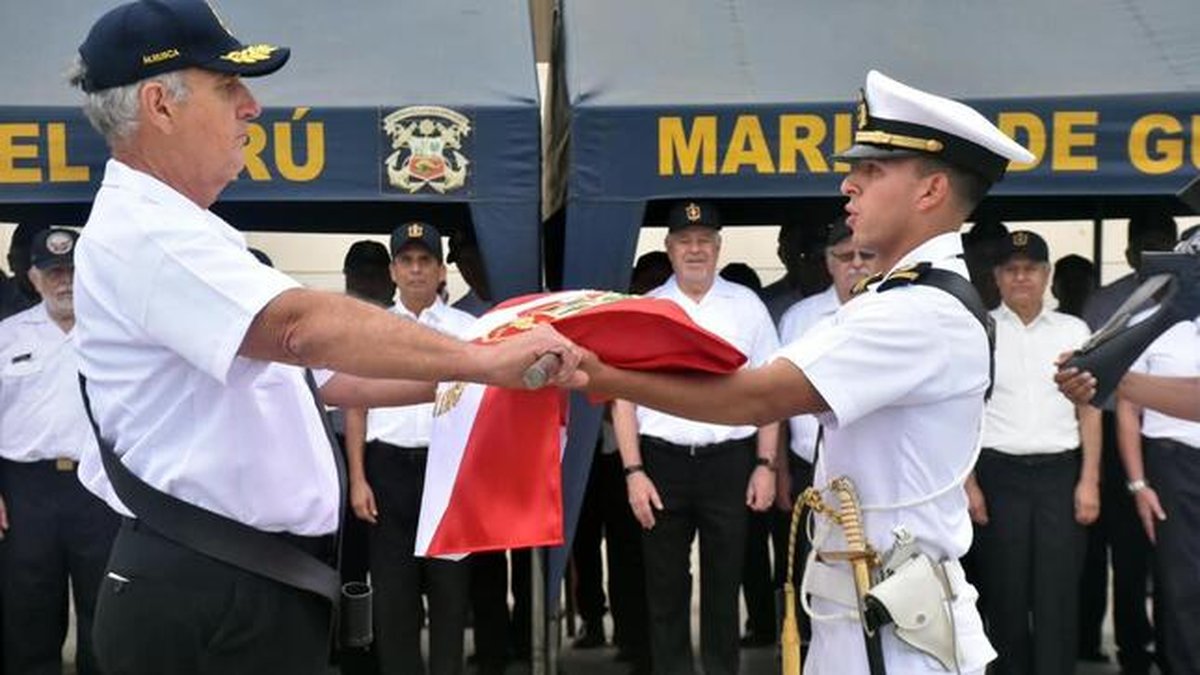 Ex Cadetes navales viven una jornada inolvidable en el Día del Recuerdo Naval