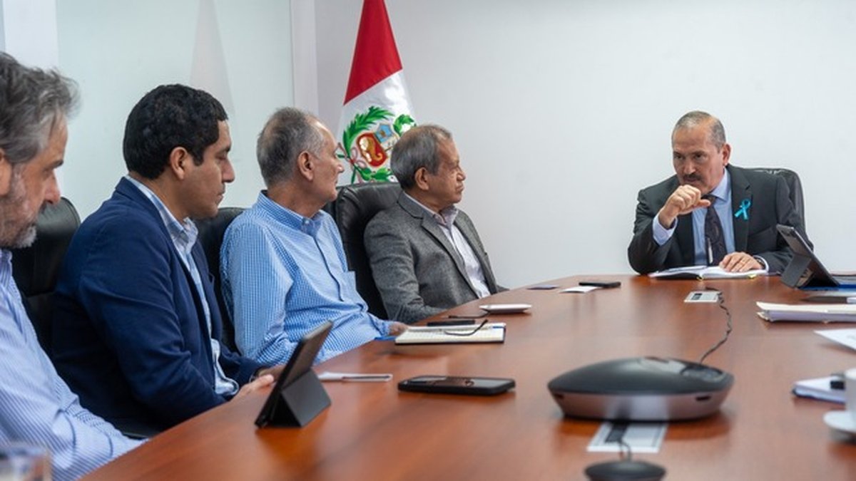 Migraciones y ASMARPE coordinan mejoras en el control migratorio del tráfico marítimo