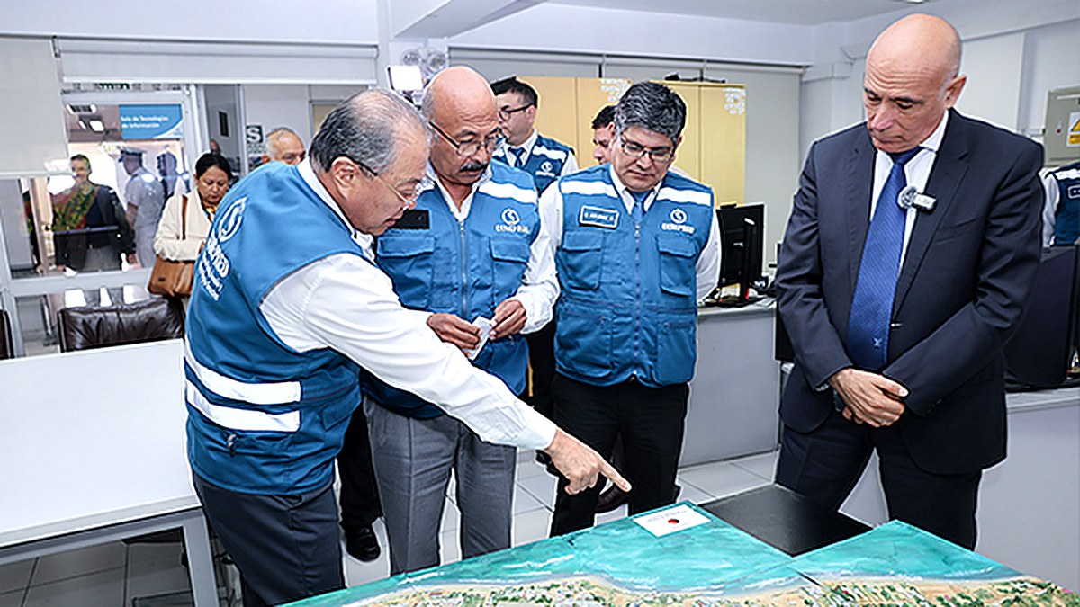 Presidente de la Cámara de Diputados visita el CENEPRED para conocer las acciones frente a la inminente llegada del Fenómeno de El Niño