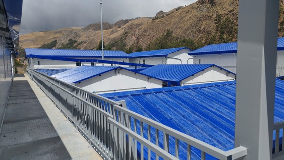Emoción y alegría embarga a docentes y padres al recibir Plan de Contingencia de Colegio LVA