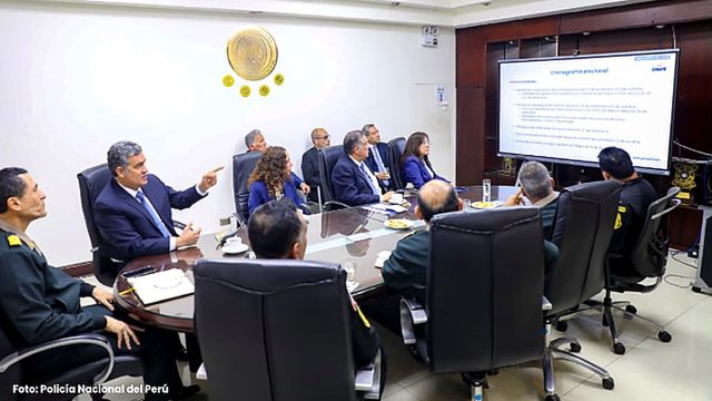 Jefe (i) de la ONPE coordina con las Fuerzas Armadas y la Policía Nacional la seguridad de los comicios