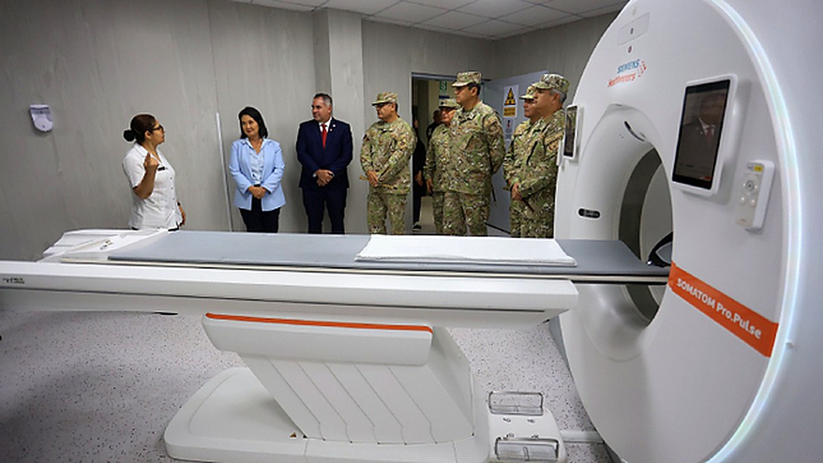 Keiko Fujimori inaugura pabellones y equipos en Hospital Militar