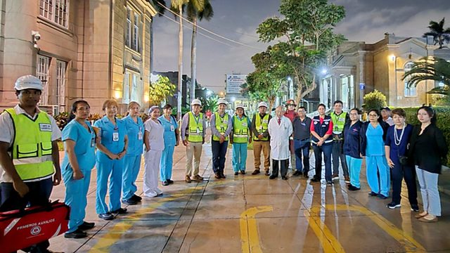 Hospital Loayza simula sismo de 8.8 y colapso del 80% de su infraestructura