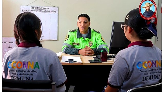 La niñez pregunta la policía responde