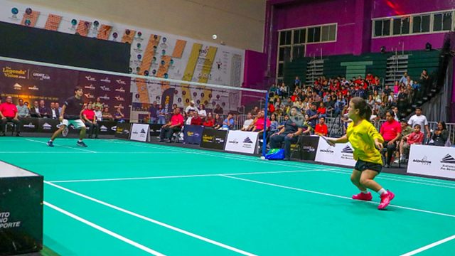 La Videna vibra con una exhibición espectacular de las leyendas del bádminton mundial