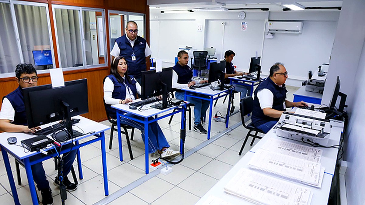 ONPE culmina procesamiento de actas al 96.7% y espera fallos del JNE