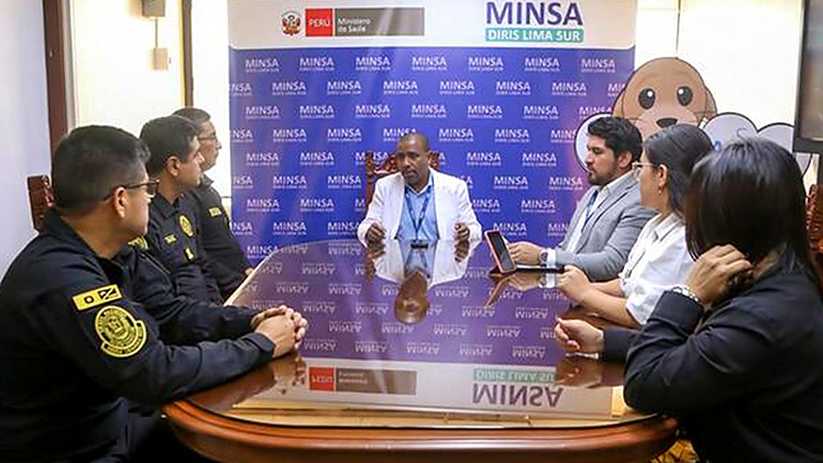 DIRIS Lima Sur y PNP suman esfuerzos para promover la  protección sanitaria