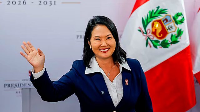 Fujimori retoma agenda oficial tras sufragar en San Borja