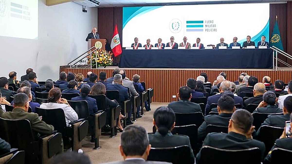 Ministro Álvarez en encuentro internacional: “La justicia militar fortalece la institución y la implantación del orden en nuestros países”