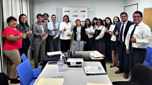 Hospital Larco Herrera y SIS acuerdan mejorar atención en salud mental