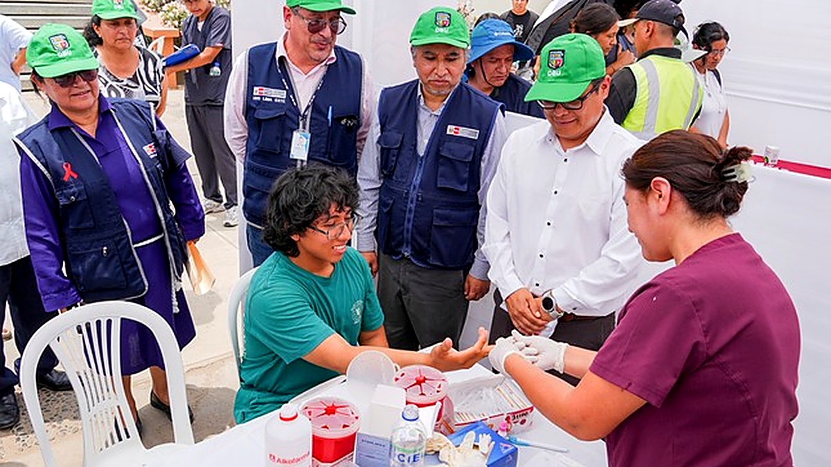 Minsa lleva pruebas gratuitas de VIH a universitarios de La Molina