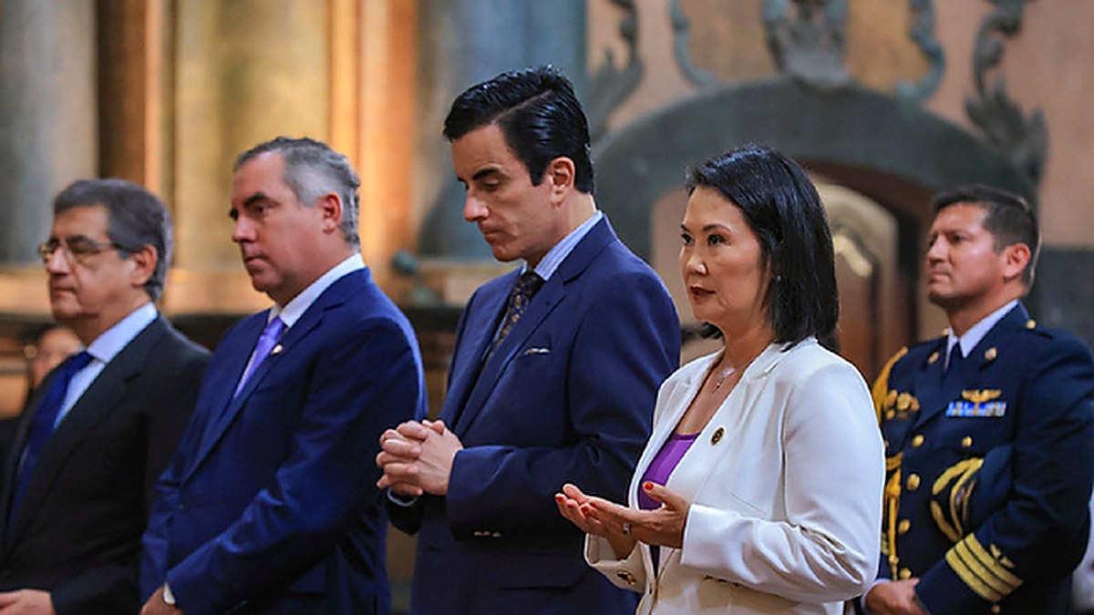 Keiko Fujimori asiste a misa por la Nación y ora por el papa León XIV