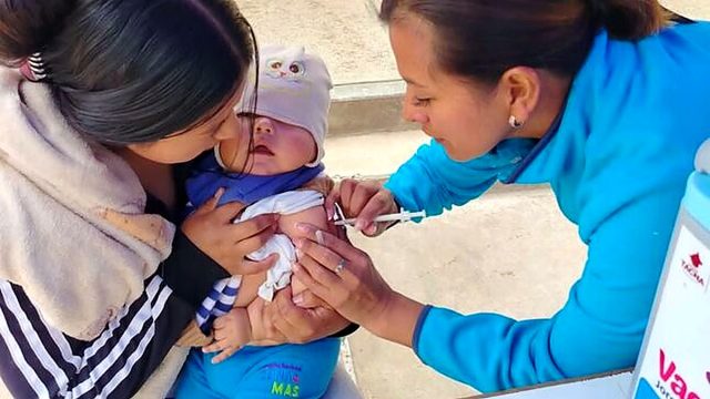 Refuerzan vacunación en niños tras confirmación de nuevo caso positivo de sarampión en Tacna